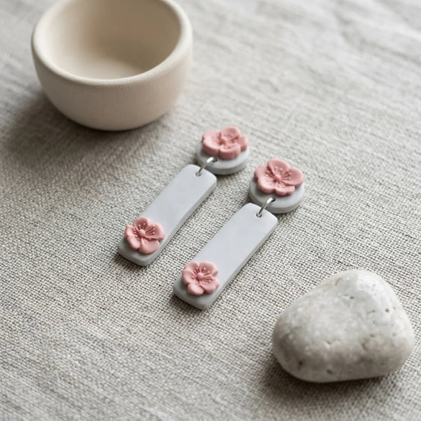 Mist Pillar Drop Sakura Earrings